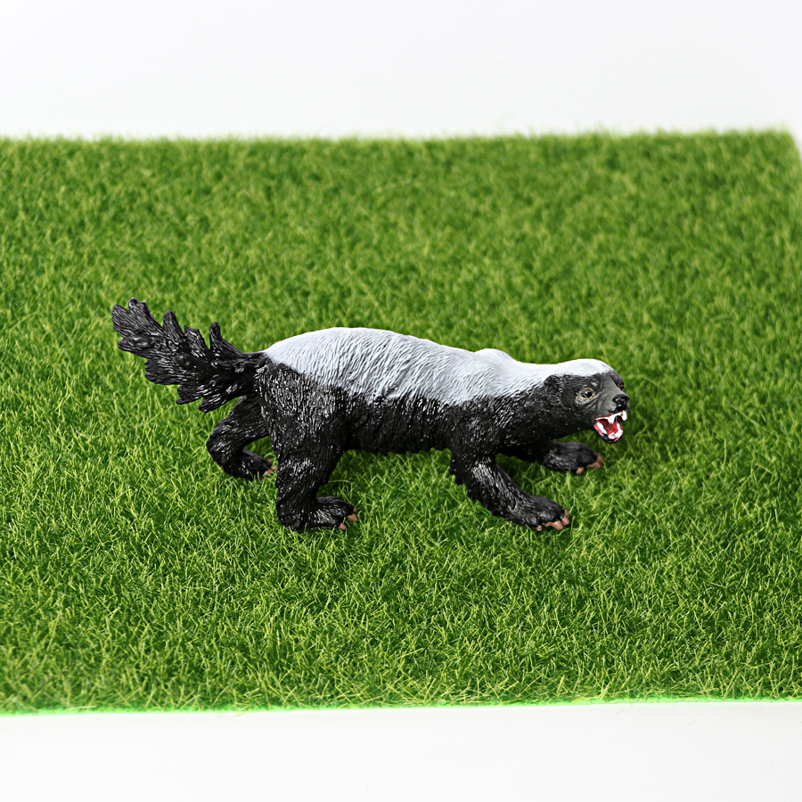 Realistic Honey Badger Model S - огляд і ціна Kids Education Picture