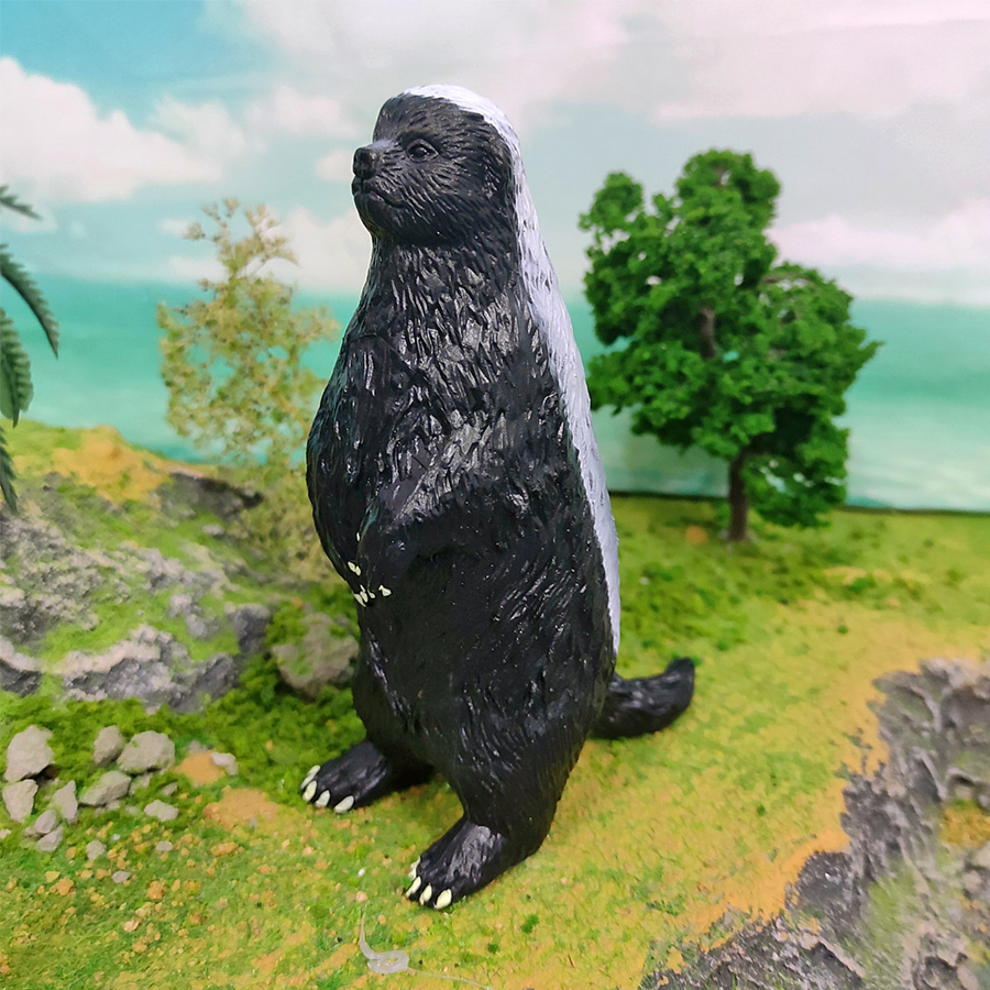 Realistic Honey Badger Model S - огляд і ціна Kids Education Picture